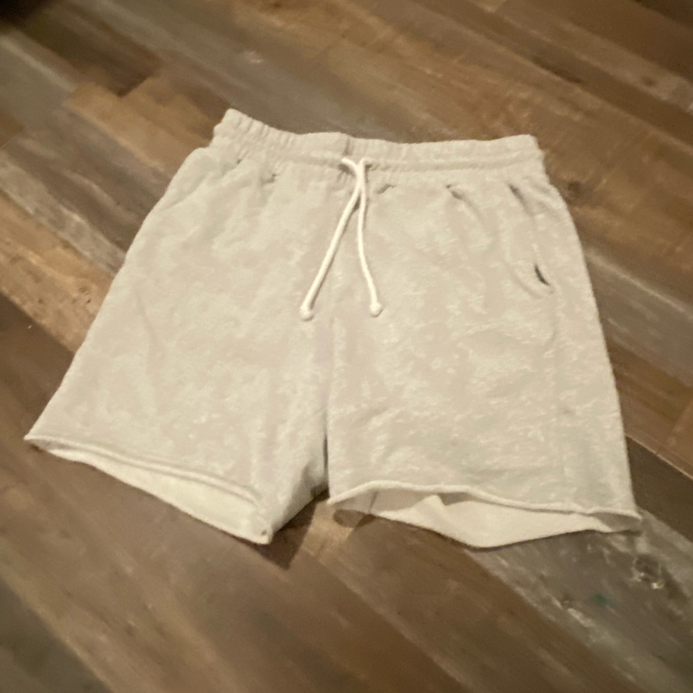 H&M men’s gray sweat shorts reg fit M